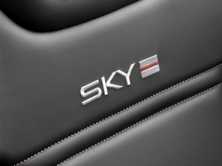 Детали интерьера Saturn Sky Redline 2007 года  (фото 28 из 40)